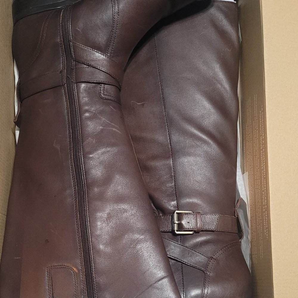 Chocolate tall boot - Picture 2 of 2